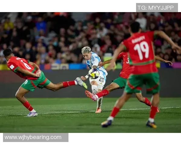 本赛季当艾顿作为最近防守人时，对手命中率下降12.9%