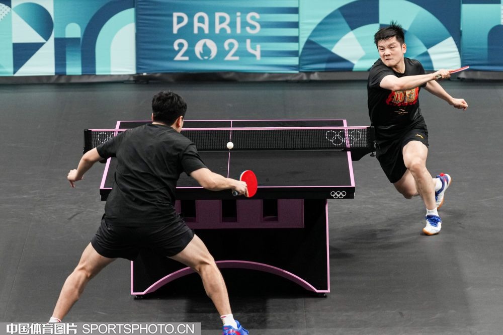中国男子冰壶队米兰冬奥资格赛5-2击败菲律宾，豪取三连胜引关注