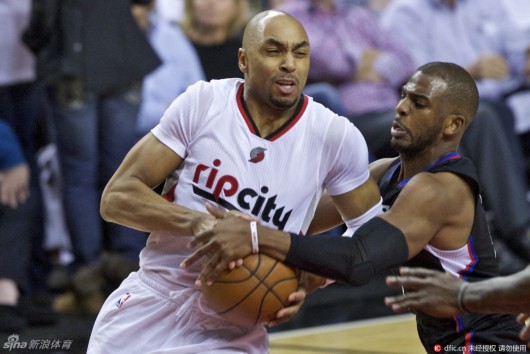 加滑雪运动 加滑雪运动