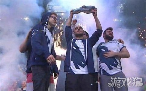 越来越多的 越来越多的