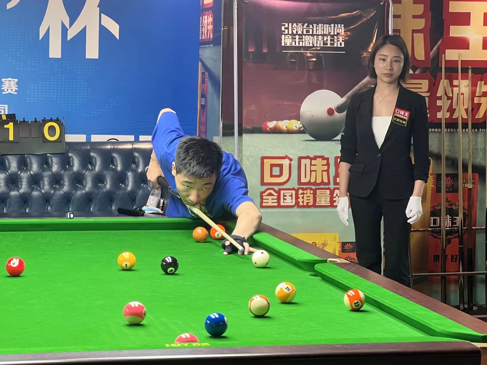 许多评论认 许多评论认